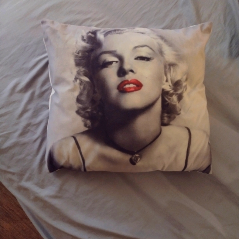 Marilyn Monroe pillow